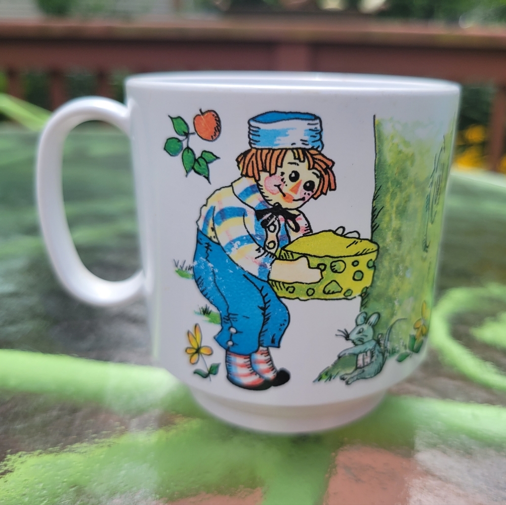1969 Raggedy Ann & Andy Oneida Ware Plastic Melamine Cup Mug The BOBBS Vintage